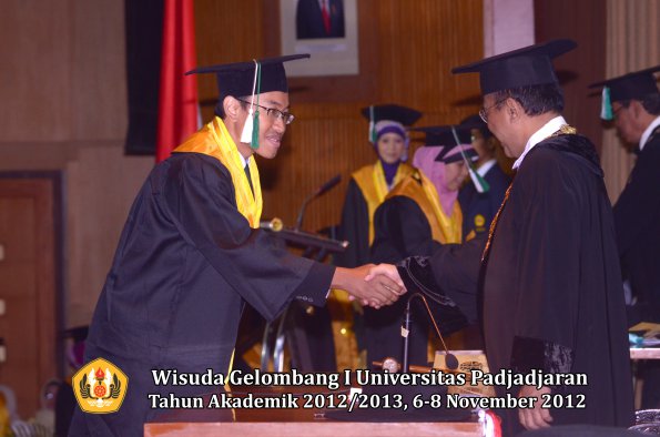 wisuda-unpad-gel-i-ta-2012_2013-fakultas-pertanian-oleh-rektor-014