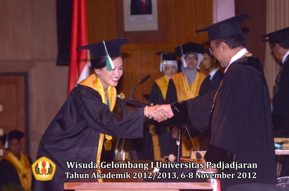 wisuda-unpad-gel-i-ta-2012_2013-fakultas-pertanian-oleh-rektor-034