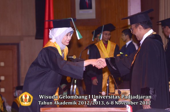 wisuda-unpad-gel-i-ta-2012_2013-fakultas-pertanian-oleh-rektor-058