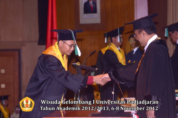 wisuda-unpad-gel-i-ta-2012_2013-fakultas-pertanian-oleh-rektor-059