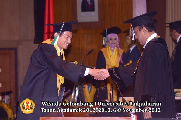 wisuda-unpad-gel-i-ta-2012_2013-fakultas-pertanian-oleh-rektor-072