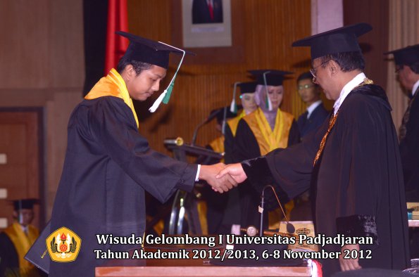 wisuda-unpad-gel-i-ta-2012_2013-fakultas-pertanian-oleh-rektor-076