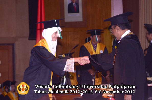 wisuda-unpad-gel-i-ta-2012_2013-program-pascasarjana-oleh-rektor-127