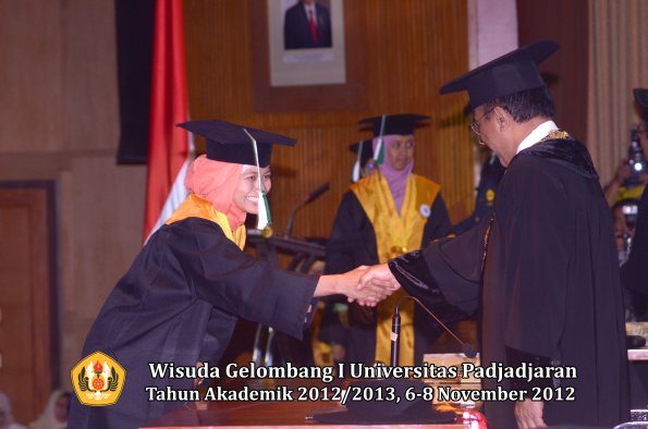 wisuda-unpad-gel-i-ta-2012_2013-program-pascasarjana-oleh-rektor-132