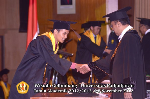 wisuda-unpad-gel-i-ta-2012_2013-fakultas-peternakan-oleh-rektor-12