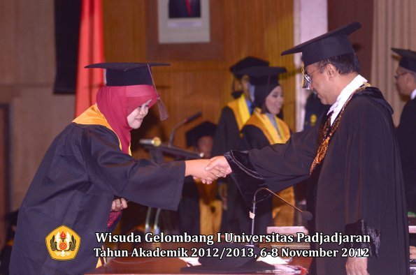 wisuda-unpad-gel-i-ta-2012_2013-fakultas-peternakan-oleh-rektor-17