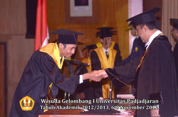 wisuda-unpad-gel-i-ta-2012_2013-fakultas-peternakan-oleh-rektor-68