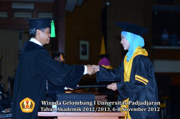 wisuda-unpad-gel-i-ta-2012_2013-fakultas-kedokteran-oleh-dekan-023