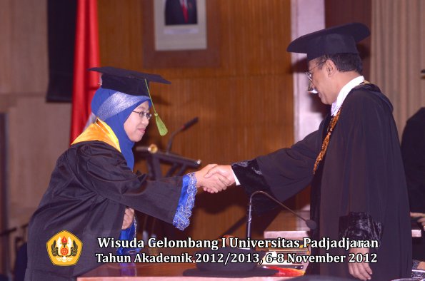 wisuda-unpad-gel-i-ta-2012_2013-fakultas-kedokteran-oleh-rektor-101