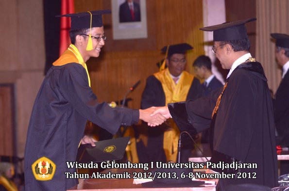 wisuda-unpad-gel-i-ta-2012_2013-fakultas-ekonomi-dan-bisnis-oleh-rektor-119