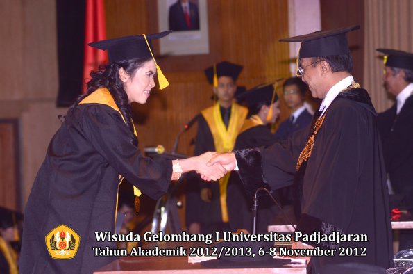 wisuda-unpad-gel-i-ta-2012_2013-fakultas-ekonomi-dan-bisnis-oleh-rektor-160