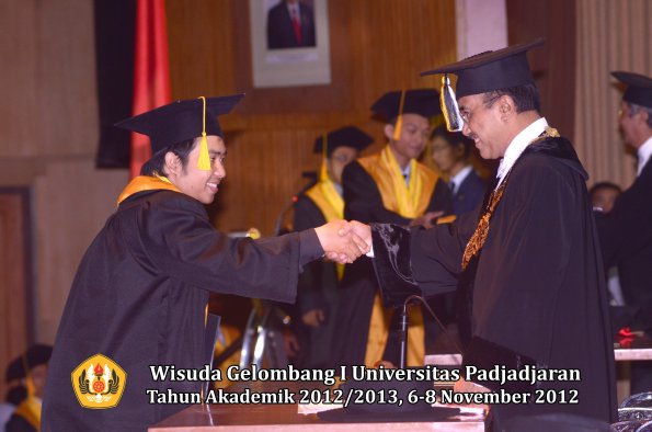 wisuda-unpad-gel-i-ta-2012_2013-fakultas-ekonomi-dan-bisnis-oleh-rektor-170