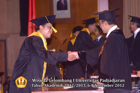 wisuda-unpad-gel-i-ta-2012_2013-fakultas-ekonomi-dan-bisnis-oleh-rektor-172