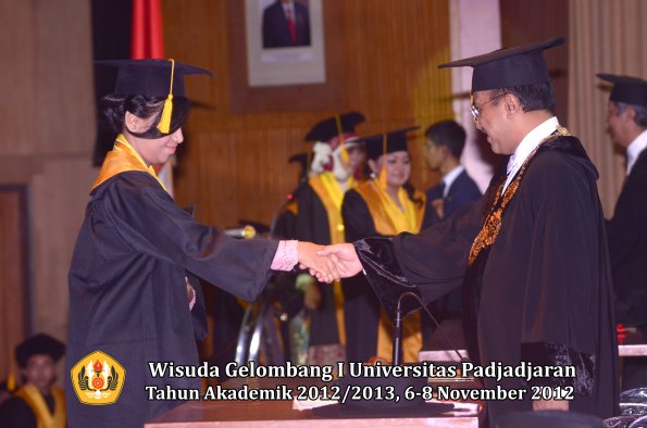 wisuda-unpad-gel-i-ta-2012_2013-fakultas-ekonomi-dan-bisnis-oleh-rektor-184