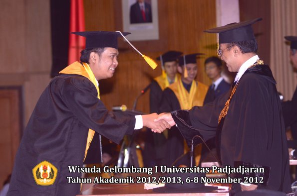 wisuda-unpad-gel-i-ta-2012_2013-fakultas-ekonomi-dan-bisnis-oleh-rektor-228