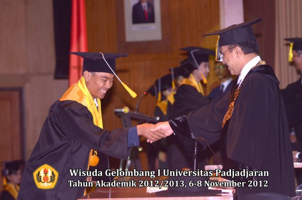 wisuda-unpad-gel-i-ta-2012_2013-fakultas-ekonomi-dan-bisnis-oleh-rektor-231