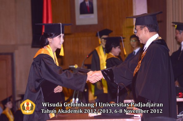 wisuda-unpad-gel-i-ta-2012_2013-fakultas-ekonomi-dan-bisnis-oleh-rektor-264