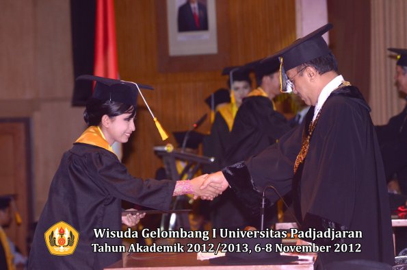 wisuda-unpad-gel-i-ta-2012_2013-fakultas-ekonomi-dan-bisnis-oleh-rektor-265