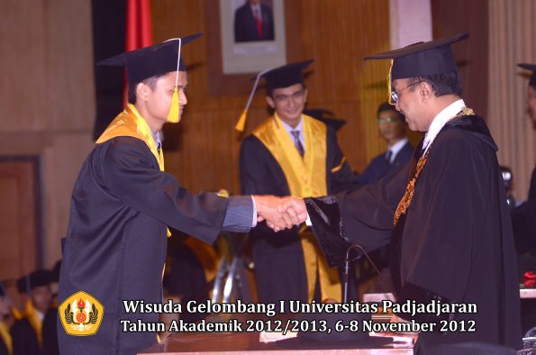 wisuda-unpad-gel-i-ta-2012_2013-fakultas-ekonomi-dan-bisnis-oleh-rektor-268