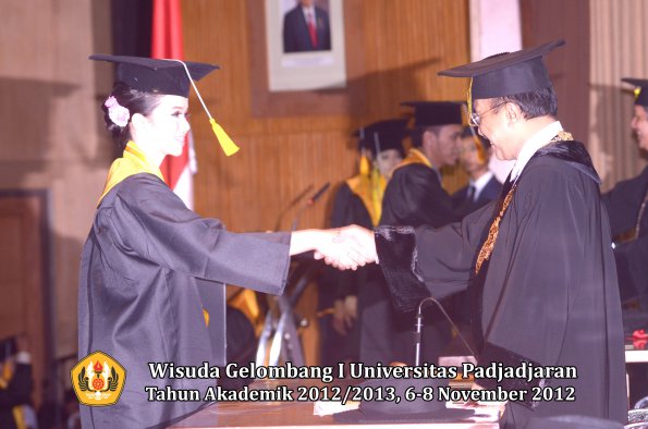 wisuda-unpad-gel-i-ta-2012_2013-fakultas-ekonomi-dan-bisnis-oleh-rektor-270