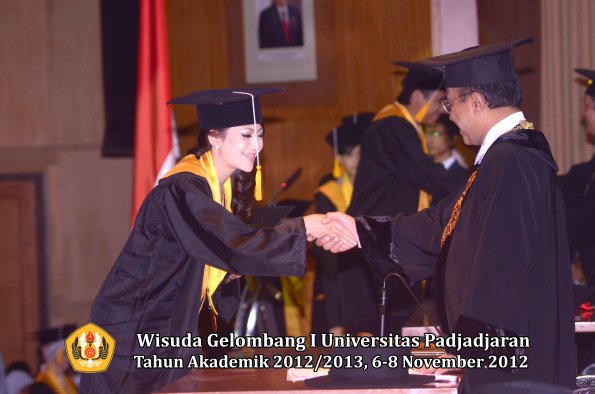 wisuda-unpad-gel-i-ta-2012_2013-fakultas-ekonomi-dan-bisnis-oleh-rektor-272