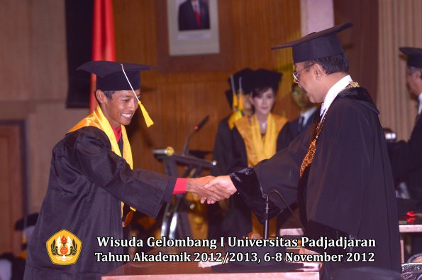 wisuda-unpad-gel-i-ta-2012_2013-fakultas-ekonomi-dan-bisnis-oleh-rektor-296