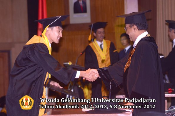 wisuda-unpad-gel-i-ta-2012_2013-fakultas-ekonomi-dan-bisnis-oleh-rektor-308