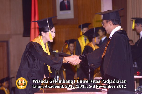 wisuda-unpad-gel-i-ta-2012_2013-fakultas-ekonomi-dan-bisnis-oleh-rektor-315