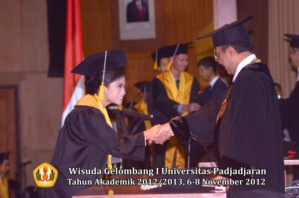 wisuda-unpad-gel-i-ta-2012_2013-fakultas-ekonomi-dan-bisnis-oleh-rektor-316