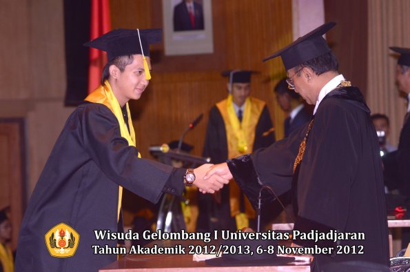 wisuda-unpad-gel-i-ta-2012_2013-fakultas-ekonomi-dan-bisnis-oleh-rektor-318