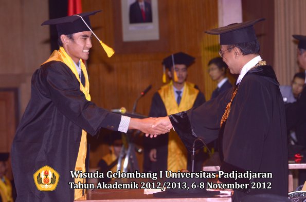 wisuda-unpad-gel-i-ta-2012_2013-fakultas-ekonomi-dan-bisnis-oleh-rektor-319