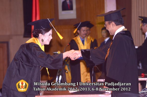 wisuda-unpad-gel-i-ta-2012_2013-fakultas-ekonomi-dan-bisnis-oleh-rektor-330