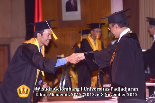 wisuda-unpad-gel-i-ta-2012_2013-fakultas-ekonomi-dan-bisnis-oleh-rektor-331