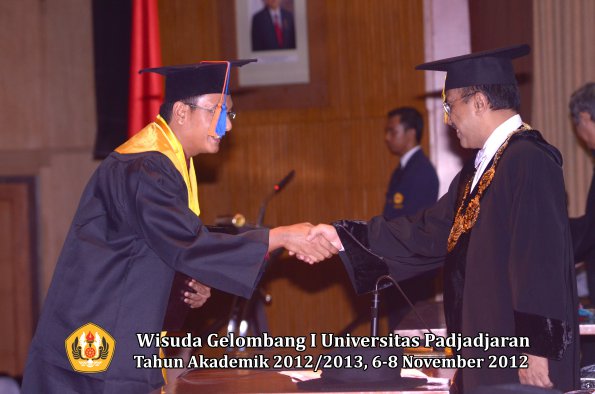 wisuda-unpad-gel-i-ta-2012_2013-fakultas-teknik-geologi-oleh-rektor-21