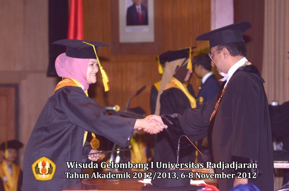 wisuda-unpad-gel-i-ta-2012_2013-fakultas-ilmu-komunikasi-oleh-rektor-004