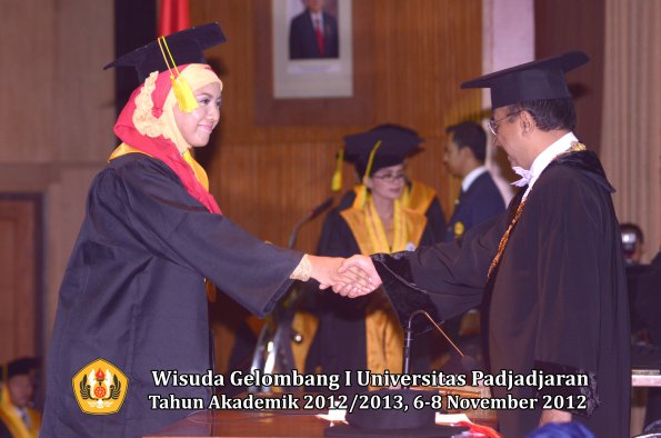 wisuda-unpad-gel-i-ta-2012_2013-fakultas-ilmu-komunikasi-oleh-rektor-007