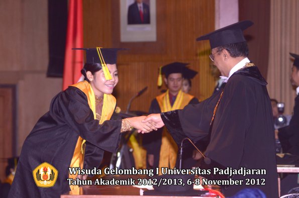 wisuda-unpad-gel-i-ta-2012_2013-fakultas-ilmu-komunikasi-oleh-rektor-170