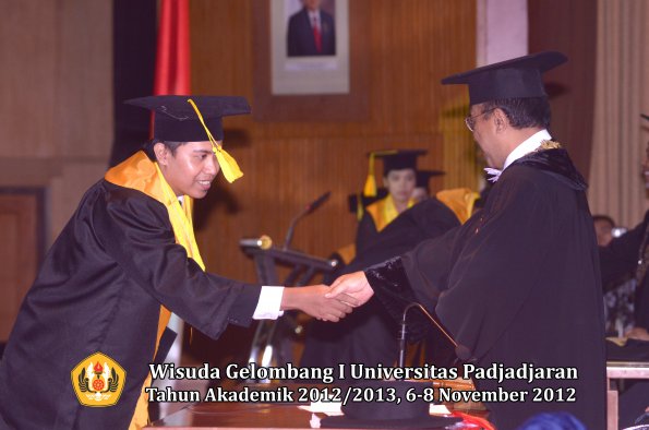 wisuda-unpad-gel-i-ta-2012_2013-fakultas-ilmu-komunikasi-oleh-rektor-191