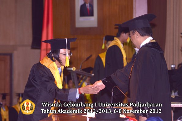 wisuda-unpad-gel-i-ta-2012_2013-fakultas-ilmu-komunikasi-oleh-rektor-264