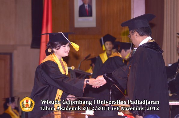 wisuda-unpad-gel-i-ta-2012_2013-fakultas-ilmu-komunikasi-oleh-rektor-267