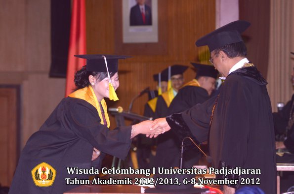 wisuda-unpad-gel-i-ta-2012_2013-fakultas-ilmu-komunikasi-oleh-rektor-275