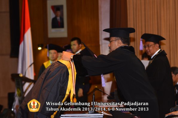 wisuda-unpad-gel-i-ta-2013_2014-fakultas-kedokteran-gigi-oleh-rektor-001