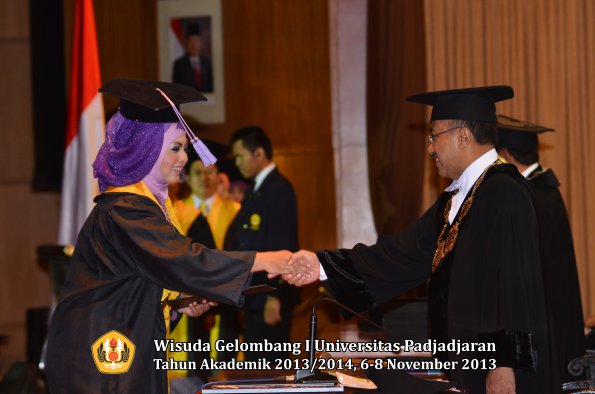 wisuda-unpad-gel-i-ta-2013_2014-fakultas-kedokteran-gigi-oleh-rektor-006