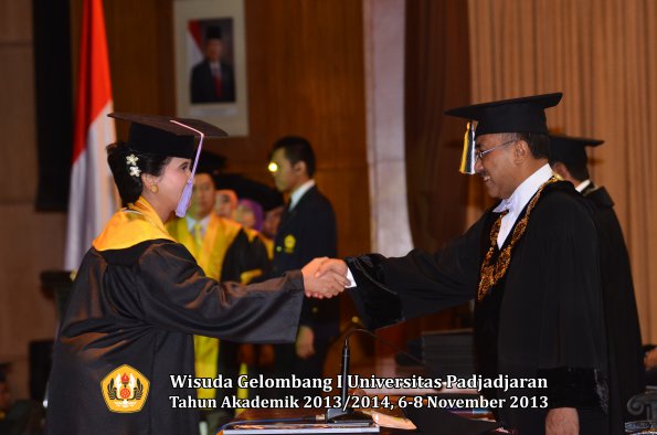 wisuda-unpad-gel-i-ta-2013_2014-fakultas-kedokteran-gigi-oleh-rektor-007