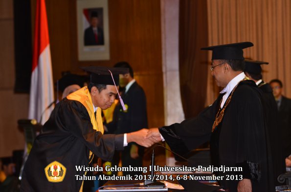 wisuda-unpad-gel-i-ta-2013_2014-fakultas-kedokteran-gigi-oleh-rektor-013