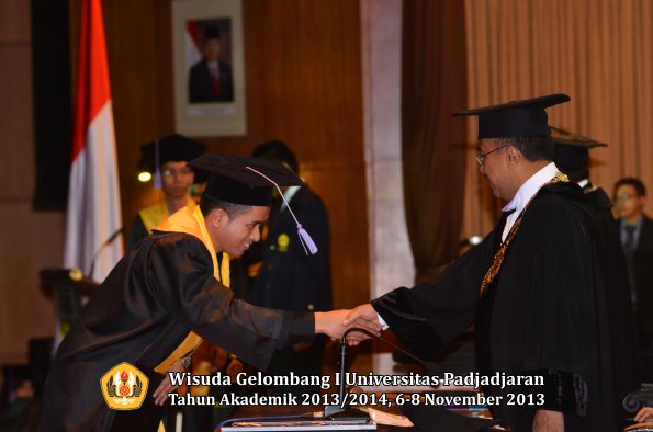 wisuda-unpad-gel-i-ta-2013_2014-fakultas-kedokteran-gigi-oleh-rektor-016