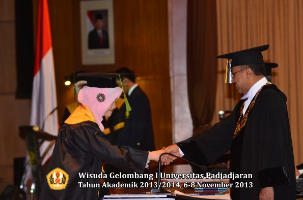 wisuda-unpad-gel-i-ta-2013_2014-fakultas-kedokteran-oleh-rektor-067