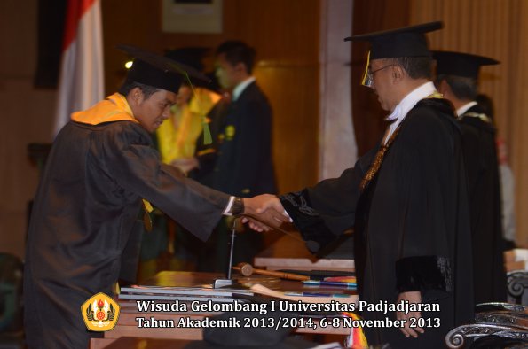 wisuda-unpad-gel-i-ta-2013_2014-fakultas-kedokteran-oleh-rektor-100