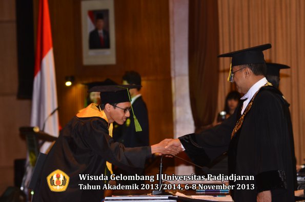 wisuda-unpad-gel-i-ta-2013_2014-fakultas-kedokteran-oleh-rektor-123