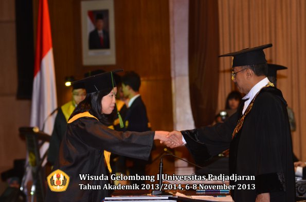 wisuda-unpad-gel-i-ta-2013_2014-fakultas-kedokteran-oleh-rektor-126